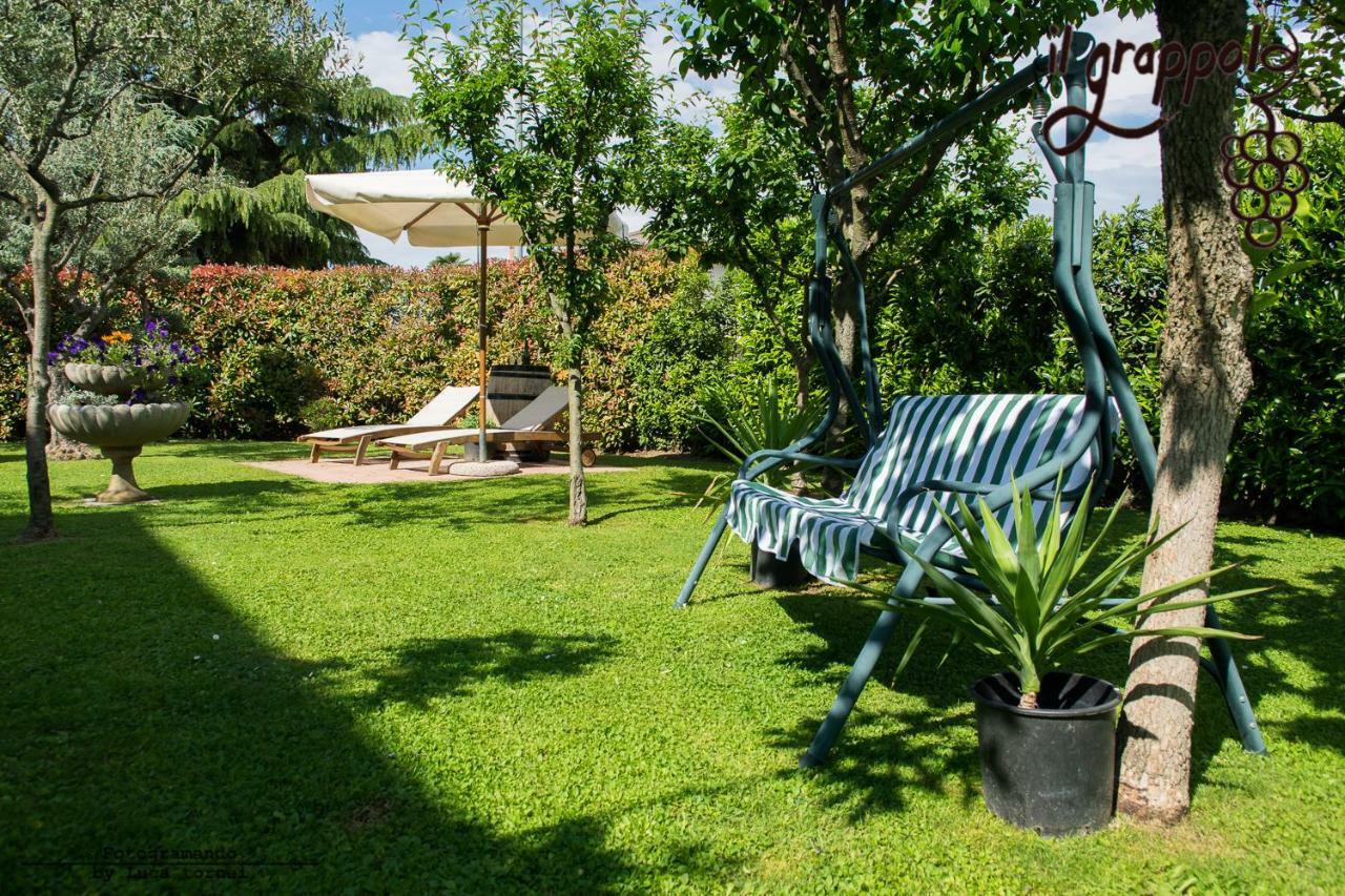 B&B Il Grappolo Foresteria Lombarda Sirmione Exterior photo