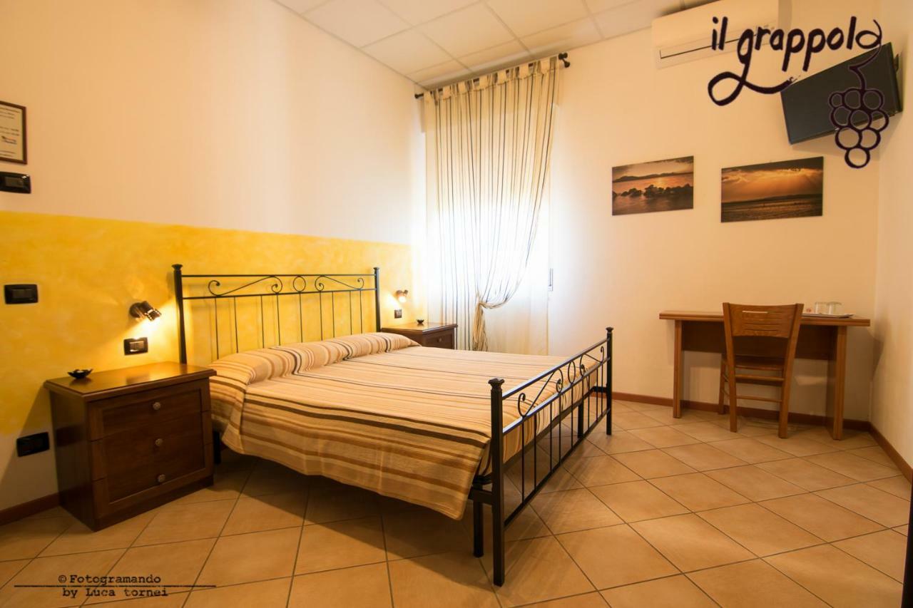 B&B Il Grappolo Foresteria Lombarda Sirmione Exterior photo