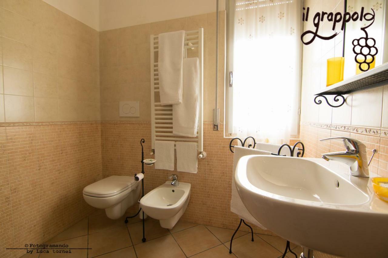 B&B Il Grappolo Foresteria Lombarda Sirmione Exterior photo
